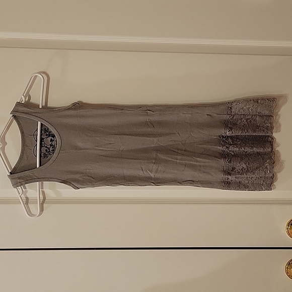 Threads Tops - Like New Long Gray Ribbed Tank with Lace